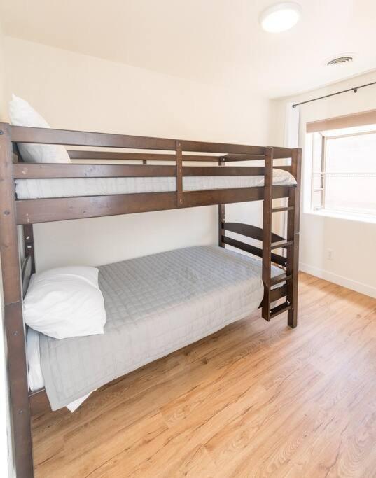 Newly Remodeled Family Friendly Home Page Ngoại thất bức ảnh